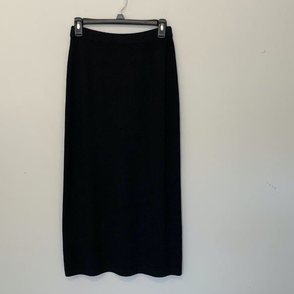 St. John Dresses & Skirts - St. John BASIC STRAIGHT BLACK MAXI KNIT SKIRT SIZE 6